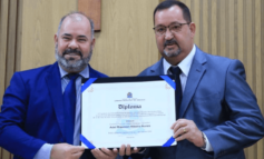 Adel Ribeiro recebe Título de Cidadão Aracajuano em cerimônia na Câmara Municipal de Aracaju